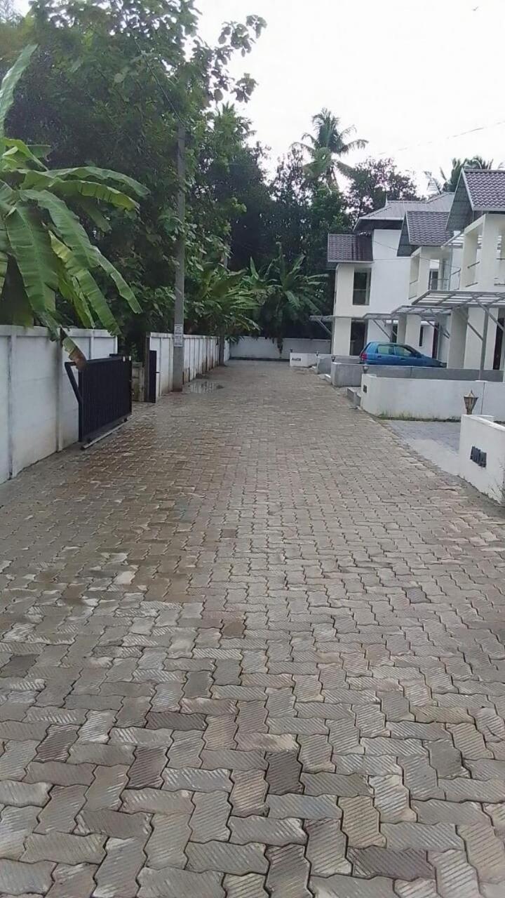 Fully Furnished 3Bhk 2 Floor Villa Angamali Exteriör bild